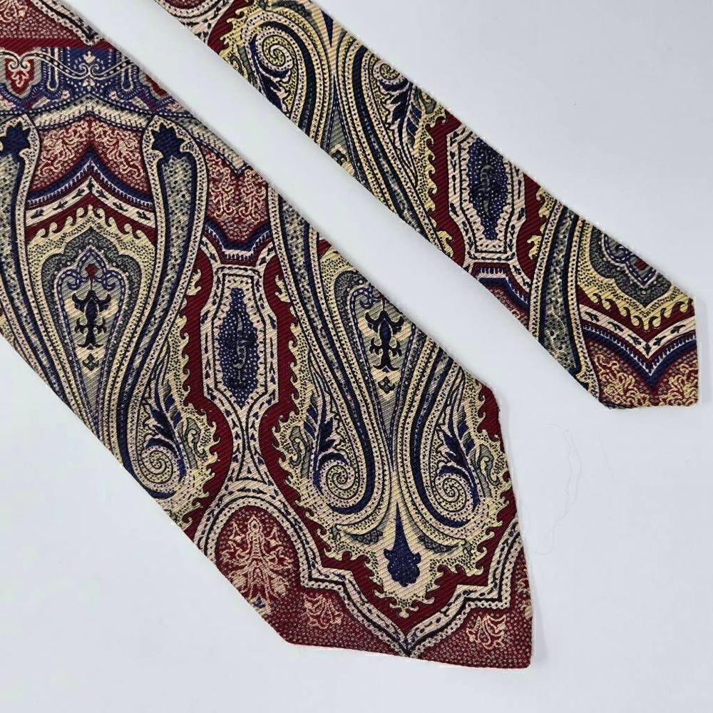 POLO RALPH LAUREN SILK TIE RED BLUE CREAM PAISLEY VINTAGE MADE BY HAND 4" X 57"